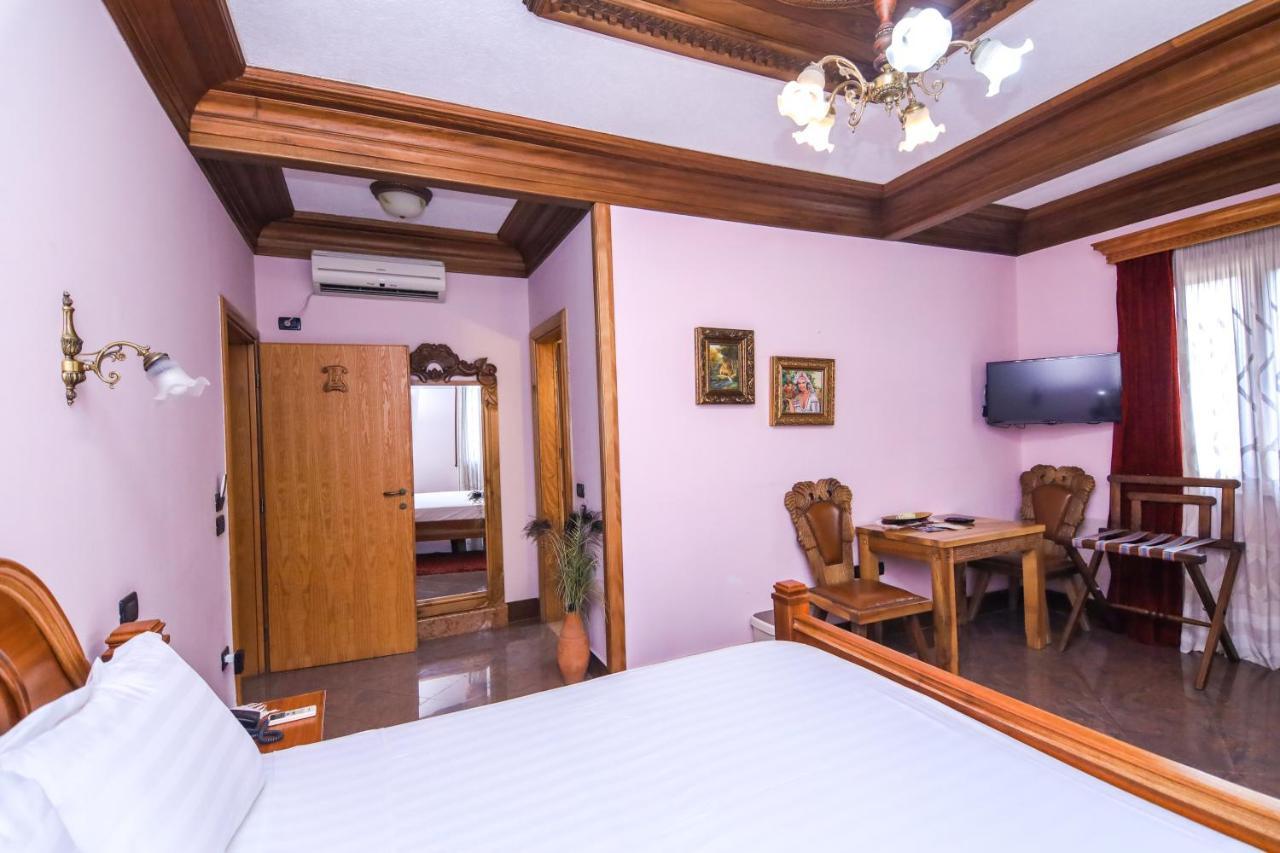 Brilant Antik Center Hotel Tirana Eksteriør billede