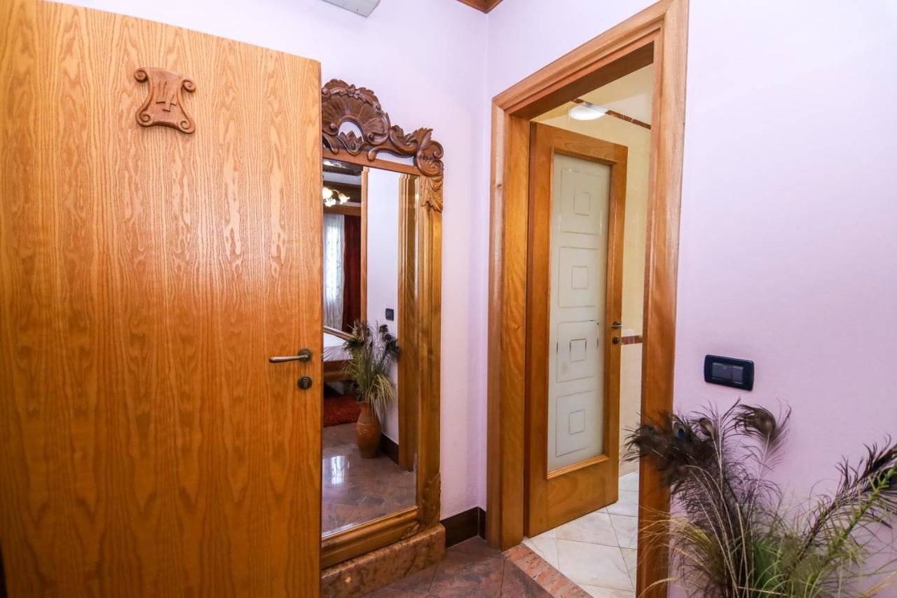 Brilant Antik Center Hotel Tirana Eksteriør billede