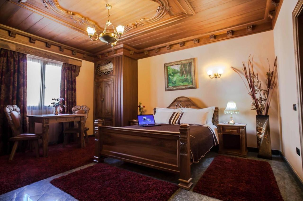 Brilant Antik Center Hotel Tirana Eksteriør billede