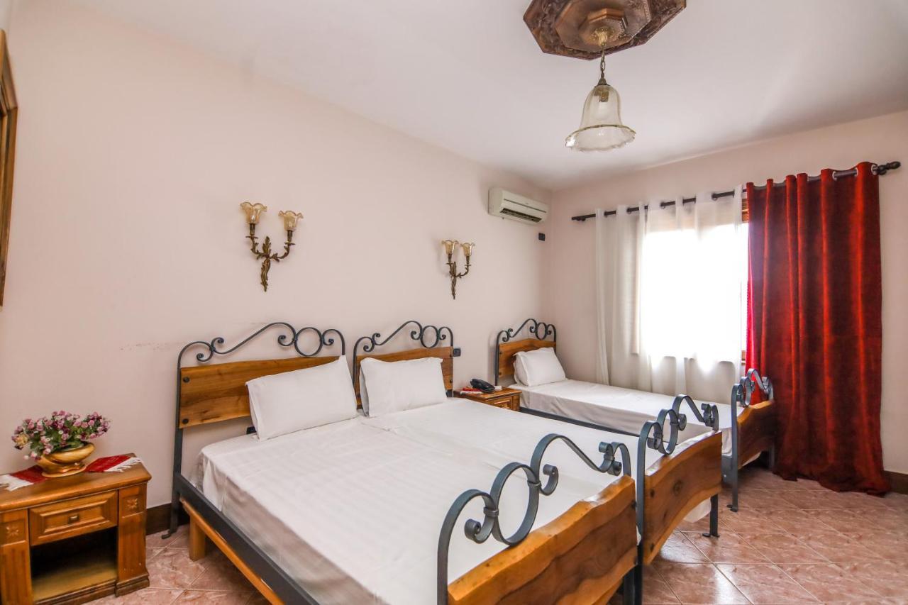 Brilant Antik Center Hotel Tirana Eksteriør billede