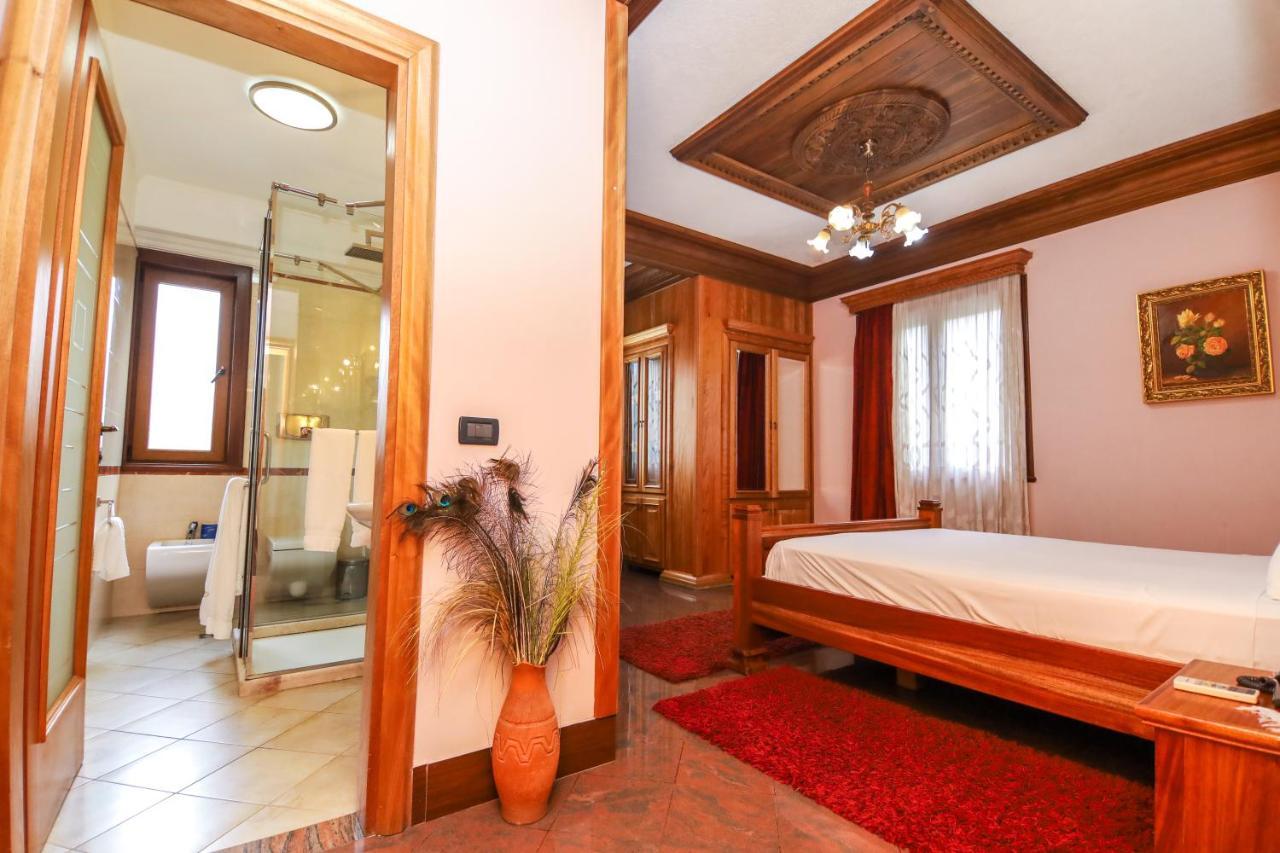 Brilant Antik Center Hotel Tirana Eksteriør billede