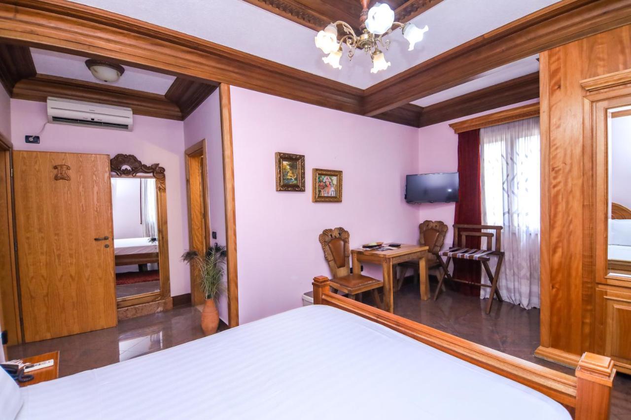 Brilant Antik Center Hotel Tirana Eksteriør billede